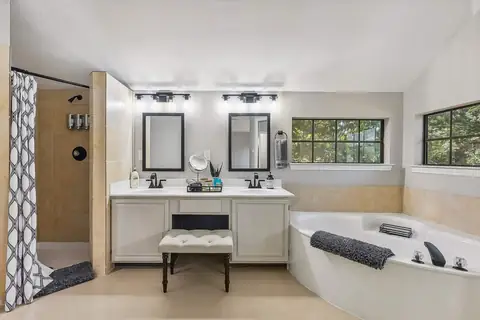 Master #1-Full bathroom