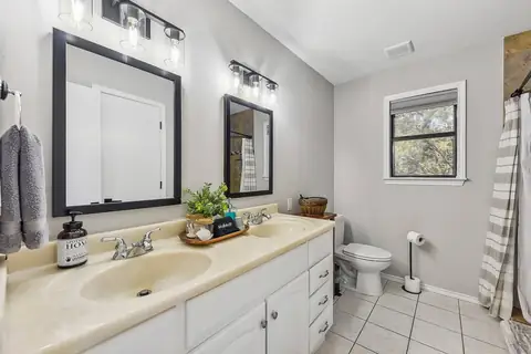 Master #2 -Bathroom with separate shower
